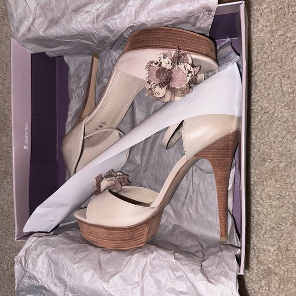 Bakers Florentina Tan Platform Heel - Picture 9 of 13